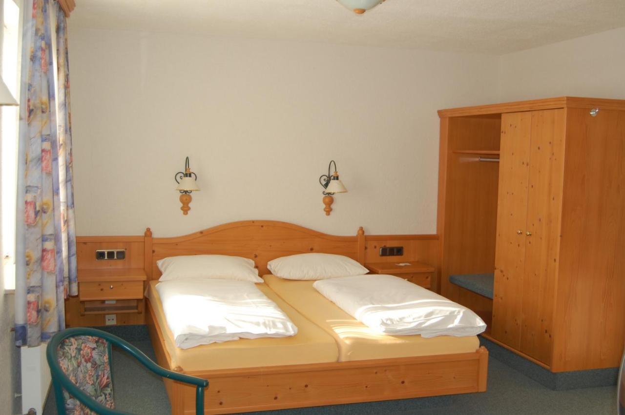 Hotel Gruener Baum Bretzenheim Exterior photo